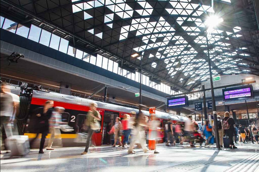 Mieszkańcy w Łódzkiem stawiają na kolej