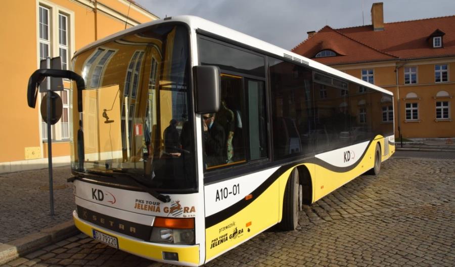 Jeździ już autobus z Jeleniej Góry do Lwówka Śląskiego