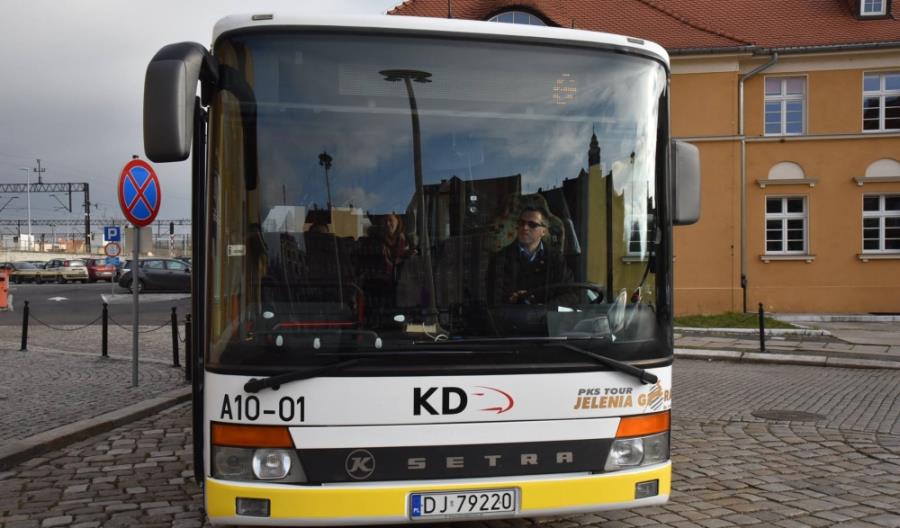 Jeździ już autobus z Jeleniej Góry do Lwówka Śląskiego