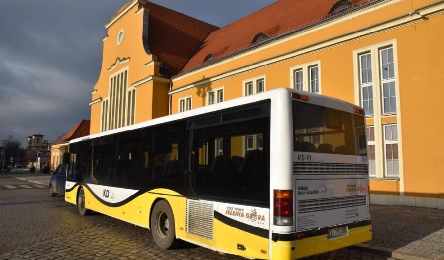 Jeździ już autobus z Jeleniej Góry do Lwówka Śląskiego