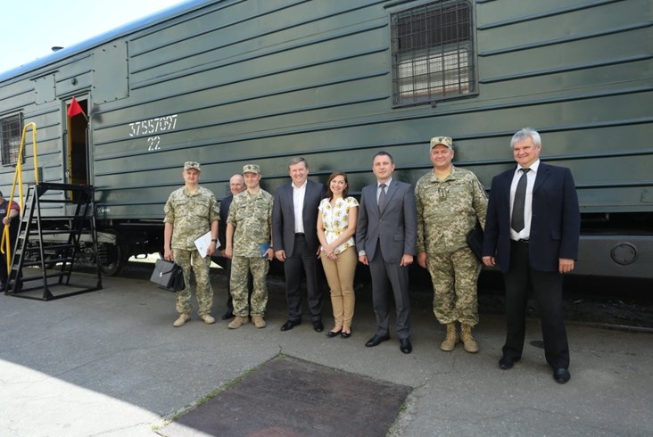 Koleje Ukraińskie przygotowały specjalny wagon dla wojska [zdjęcia]