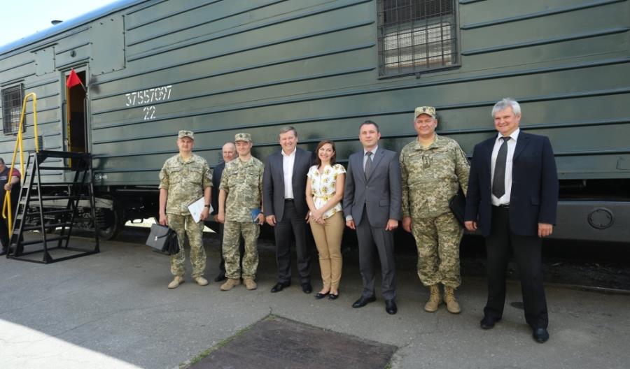 Koleje Ukraińskie przygotowały specjalny wagon dla wojska [zdjęcia]