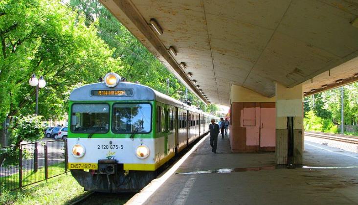 Koleje Mazowieckie sprzedają EN57