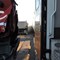 Ciężarówka dowożąca materiały na modernizację E59 wjechała pod pociąg pasażerski