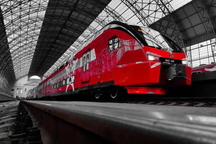 Pierwszy Kiss Stadlera w barwach Aeroexpress wyjechał na tory Pierwszy Kiss Stadlera w barwach Aeroexpress wyjechał na tory
