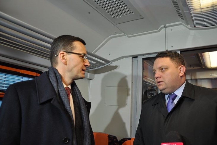 Morawiecki: Na wymianę całego taboru PR trzeba trochę poczekać