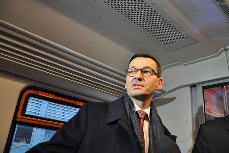 Morawiecki: Na wymianę całego taboru PR trzeba trochę poczekać