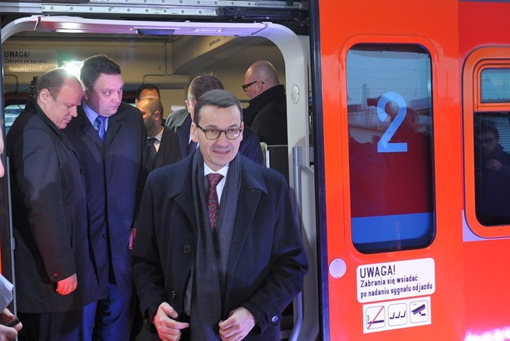Morawiecki: Na wymianę całego taboru PR trzeba trochę poczekać