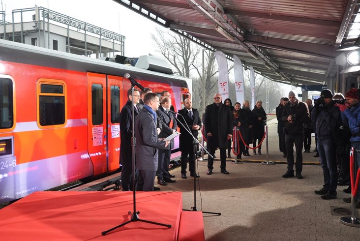 Pierwsze Feniksy przekazane PolRegio