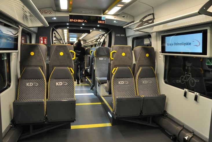 Koleje Dolnośląskie prezentują nowe Impulsy i halę utrzymaniową [zdjęcia]