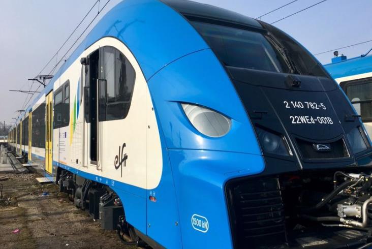 Pesa przekazała pierwszego czteroczłonowego Elfa 2 Pesa przekazała pierwszego czteroczłonowego Elfa 2