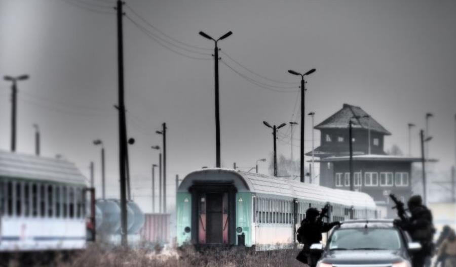 Antyterroryści ćwiczyli na bocznicy 