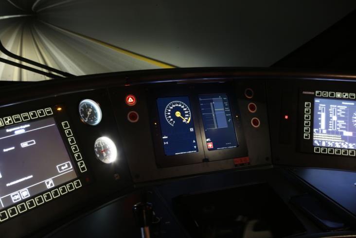 Kolejny test zaliczony: Giruno pojechał z prędkością 275 km/h przez tunel św. Gotarda Kolejny test zaliczony: Giruno pojechał z prędkością 275 km/h przez tunel św. Gotarda