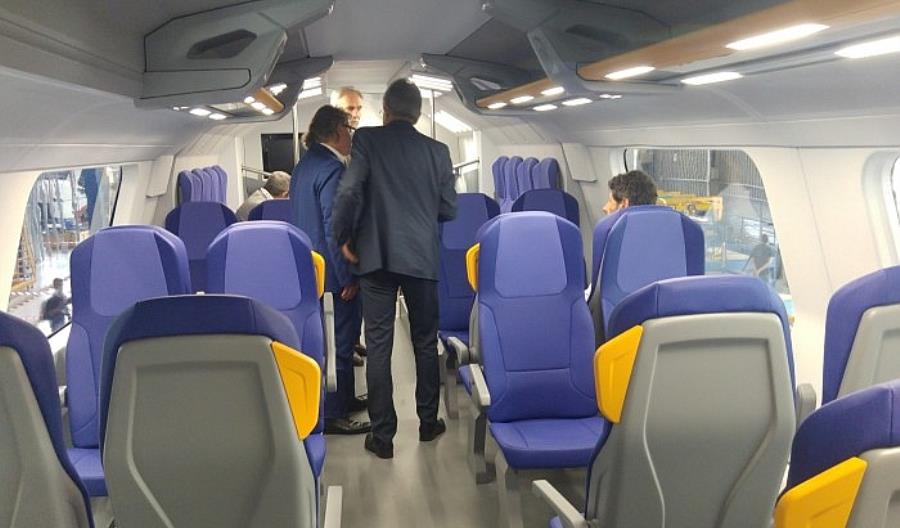 Włosi pokazują swój nowy piętrowy pociąg. Rock wygląda oryginalnie [zdjęcia]