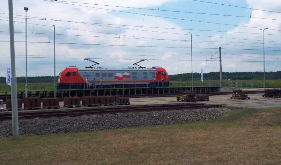 Dragon 2 z flagą biało-czerwoną [zdjęcia]