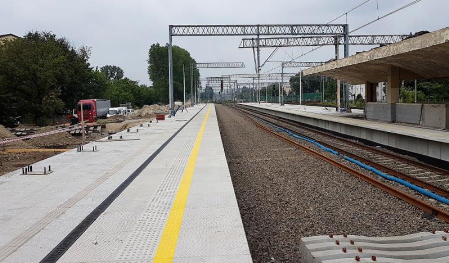 Linię 447 otworzą 24 września. Pociągów będzie mało, pojadą wolniej i bez zatrzymania w Pruszkowie