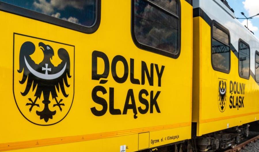 Zmiana w malowaniu pociągów KD. Większe logo województwa [zdjęcia]