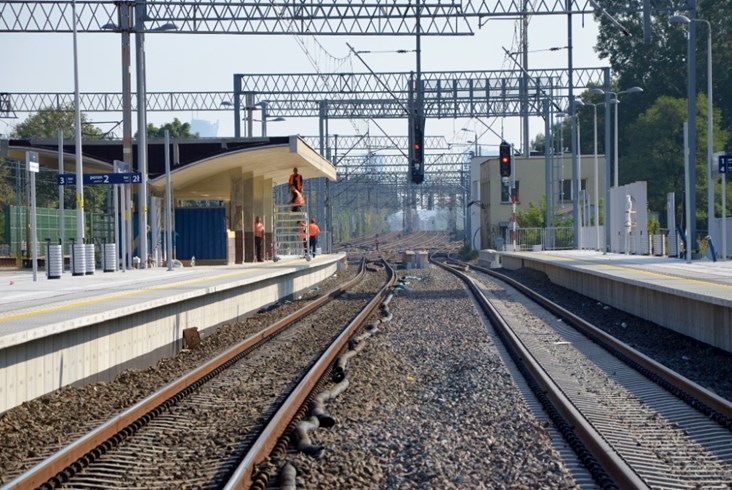 Warszawa Włochy: Pasażerowie korzystają już z nowych peronów [zdjęcia]