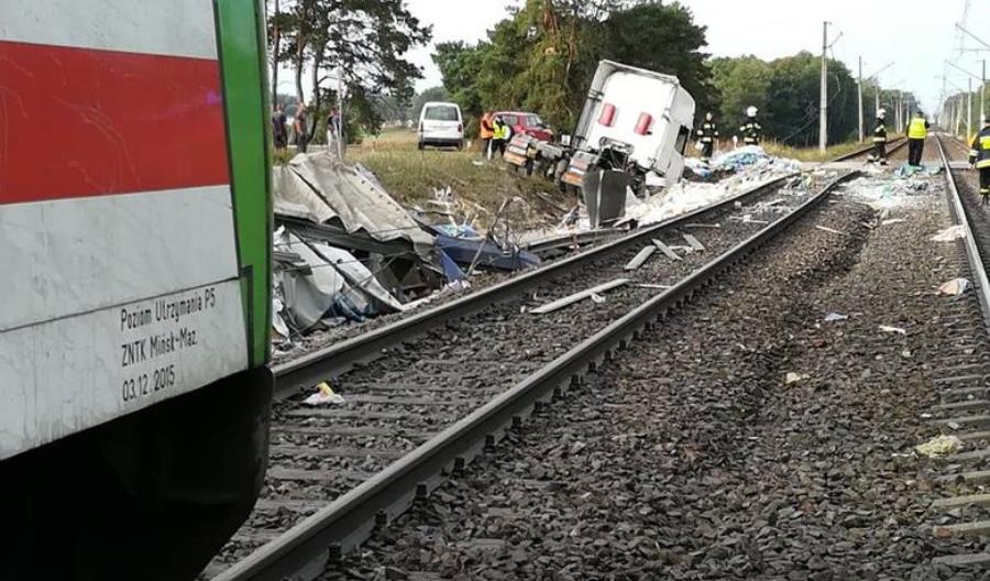 Poważny wypadek kolejowy pod Łapami. Są ranni [zdjęcia]