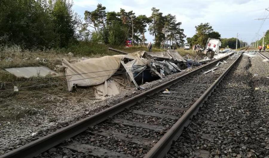 Poważny wypadek kolejowy pod Łapami. Są ranni [zdjęcia]