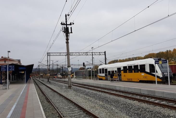 W Kłodzku Głównym działają dwa nowe perony W Kłodzku Głównym działają dwa nowe perony