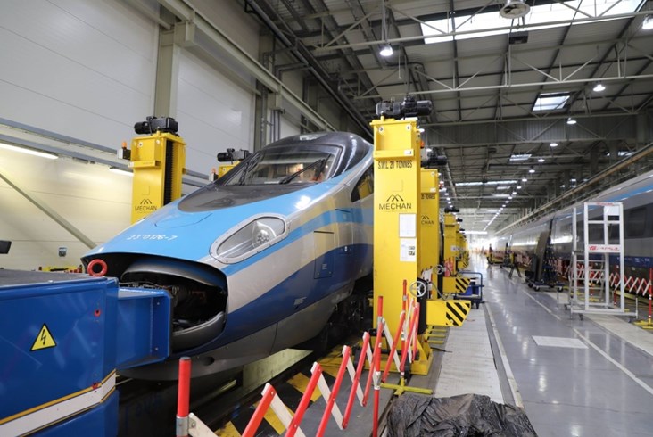 Alstom montuje internet w Pendolino [zdjęcia]