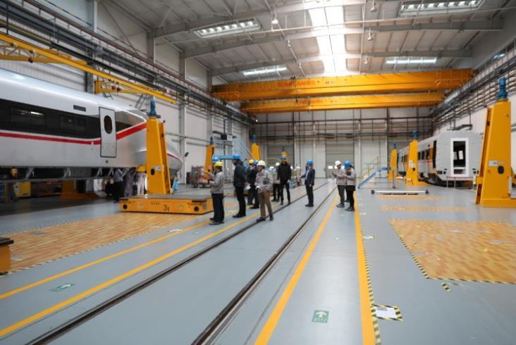 Chiny: Bombardier dostarczy kolejne składy KDP Chiny: Bombardier dostarczy kolejne składy KDP