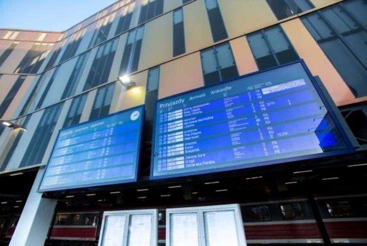 Trakcja PRKiI dostarczy PLK informację pasażerską? [oferty]