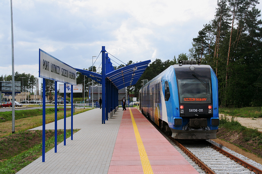 Zachodniopomorskie myśli o wsparciu PLK. W tle linie nr 402, 403 i linia na lotnisko