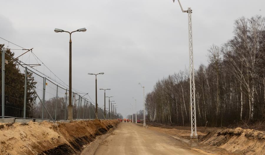 Nowe perony na linii 8 między Czachówkiem a Warką w budowie