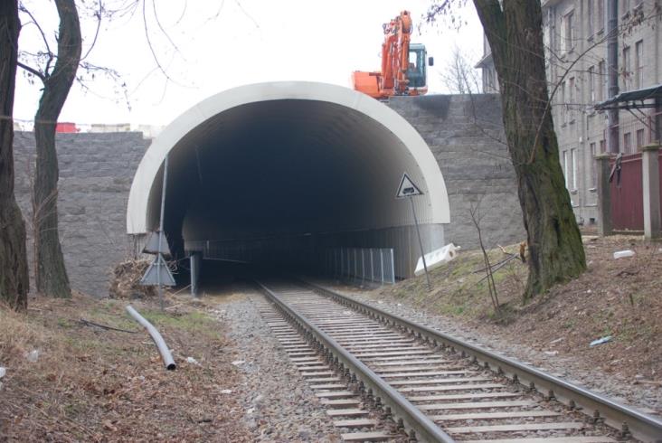 Lublin: Powstaje nietypowy wiadukt nad bocznicą Lublin: Powstaje nietypowy wiadukt nad bocznicą