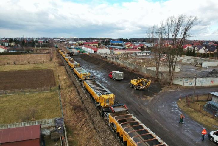 Prace na linii Mielec – Dębica: Ułożono pierwszy odcinek toru Prace na linii Mielec – Dębica: Ułożono pierwszy odcinek toru