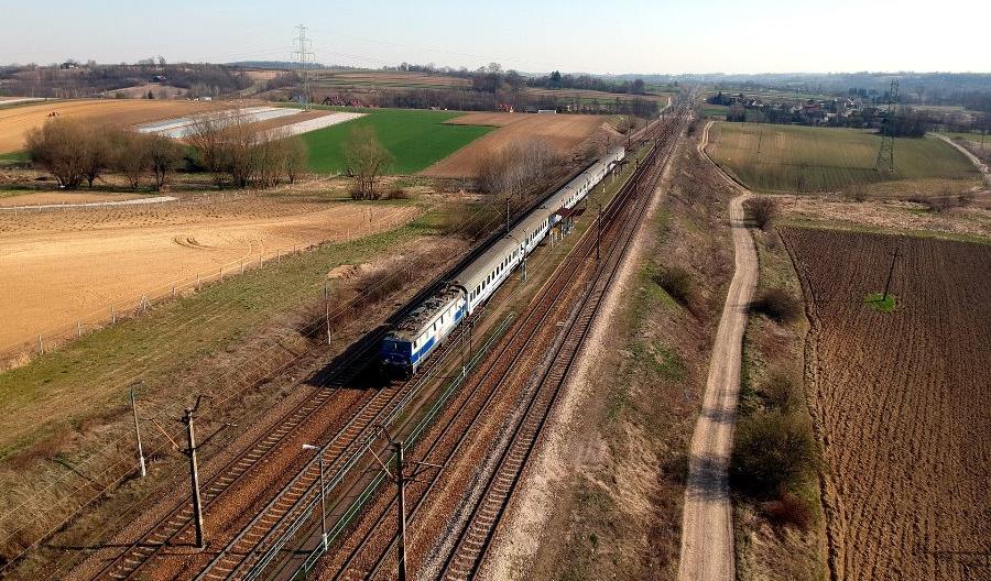 Trwają prace na linii nr 8 pomiędzy Tunelem a Krakowem