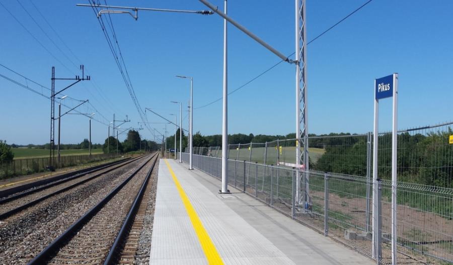 Nowe standardy oznaczeń PKP PLK: Mniejsze tablice, ale więcej