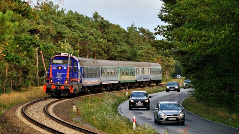 PKP Intercity. Codziennie na Hel, sezonowo do Łeby. Komercyjnie