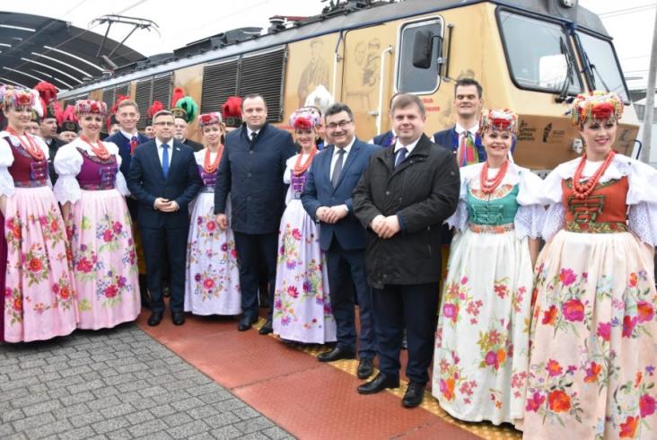 Pociąg „Powstaniec Śląski” dla upamiętnienia bohaterów Pociąg „Powstaniec Śląski” dla upamiętnienia bohaterów