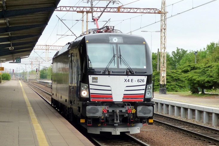 PKP Intercity wynajmuje lokomotywę Siemens Vectron [zdjęcia Czytelników]