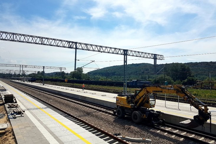Nowy peron dla podróżnych na stacji Krzeszowice 