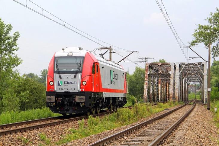 Grupa Ciech pozyskała nowoczesną polską lokomotywę Dragon 2 Grupa Ciech pozyskała nowoczesną polską lokomotywę Dragon 2