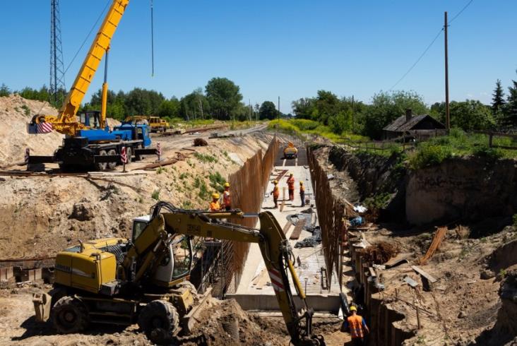 Powstają nowe perony na odcinku Dęblin – Lublin Powstają nowe perony na odcinku Dęblin – Lublin