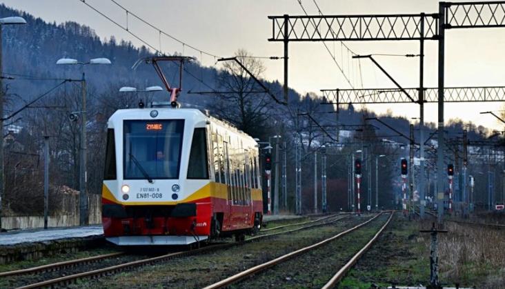 Własna spółka PLK podbija cenę w drugim przetargu na kolejowej Zakopiance. Fatalne perspektywy dla remontu