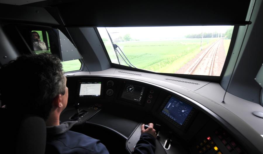 Umowa na produkcję dwunastu Flirtów dla PKP Intercity podpisana