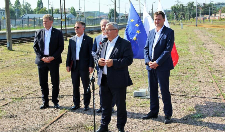 Ruszyła realizacja kontraktów na linie kolejowe do portów Gdańsk i Gdynia