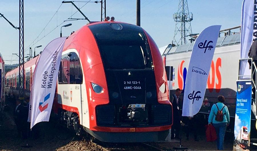 Elf 2 i tramwaj - nowe pojazdy Pesy na Trako