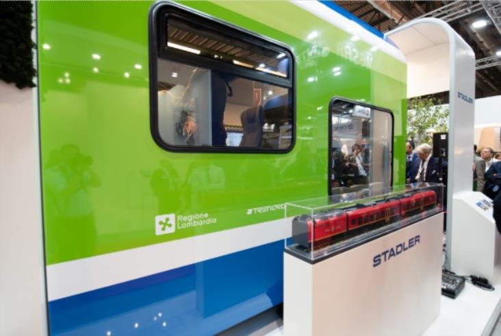 Stadler i FNM prezentują model Flirta dla Lombardii Stadler i FNM prezentują model Flirta dla Lombardii