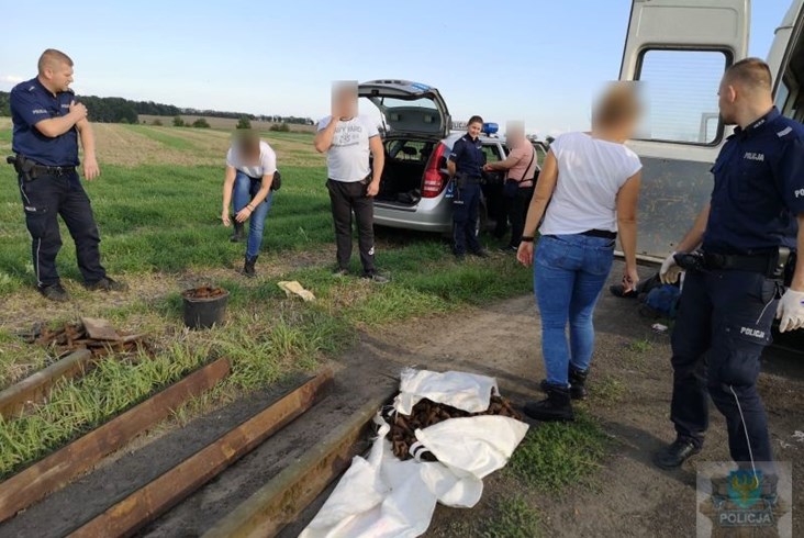 Zatrzymani na gorącym uczynku przy kradzieży szyn