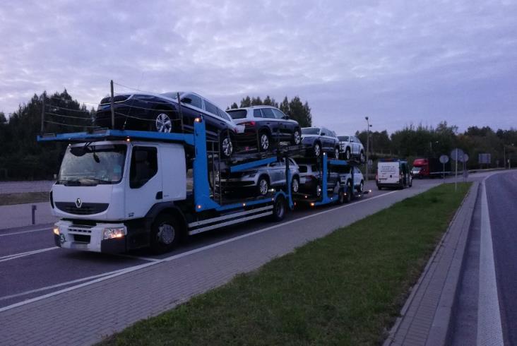 Kontrola drogowa zatrzymała ciężarówkę przewożącą silnik do lokomotywy. Masa przekroczona o 5 ton Kontrola drogowa zatrzymała ciężarówkę przewożącą silnik do lokomotywy. Masa przekroczona o 5 ton