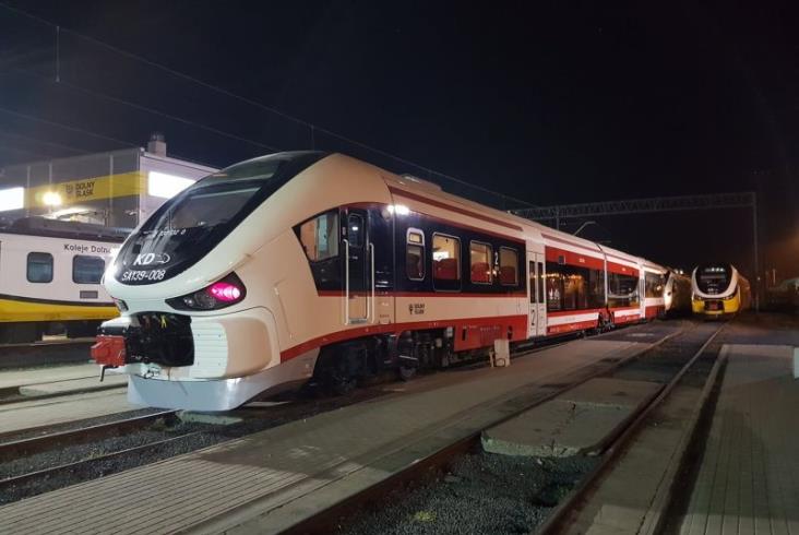 Koleje Dolnośląskie wynajęły od Pesy pociąg Link SA139-008 Koleje Dolnośląskie wynajęły od Pesy pociąg Link SA139-008