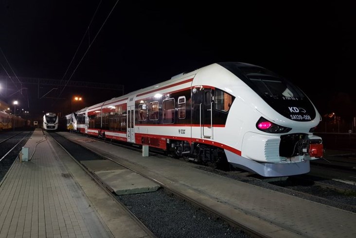 Koleje Dolnośląskie wynajęły od Pesy pociąg Link SA139-008 