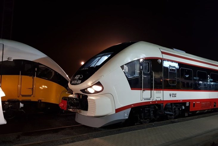 Koleje Dolnośląskie wynajęły od Pesy pociąg Link SA139-008 